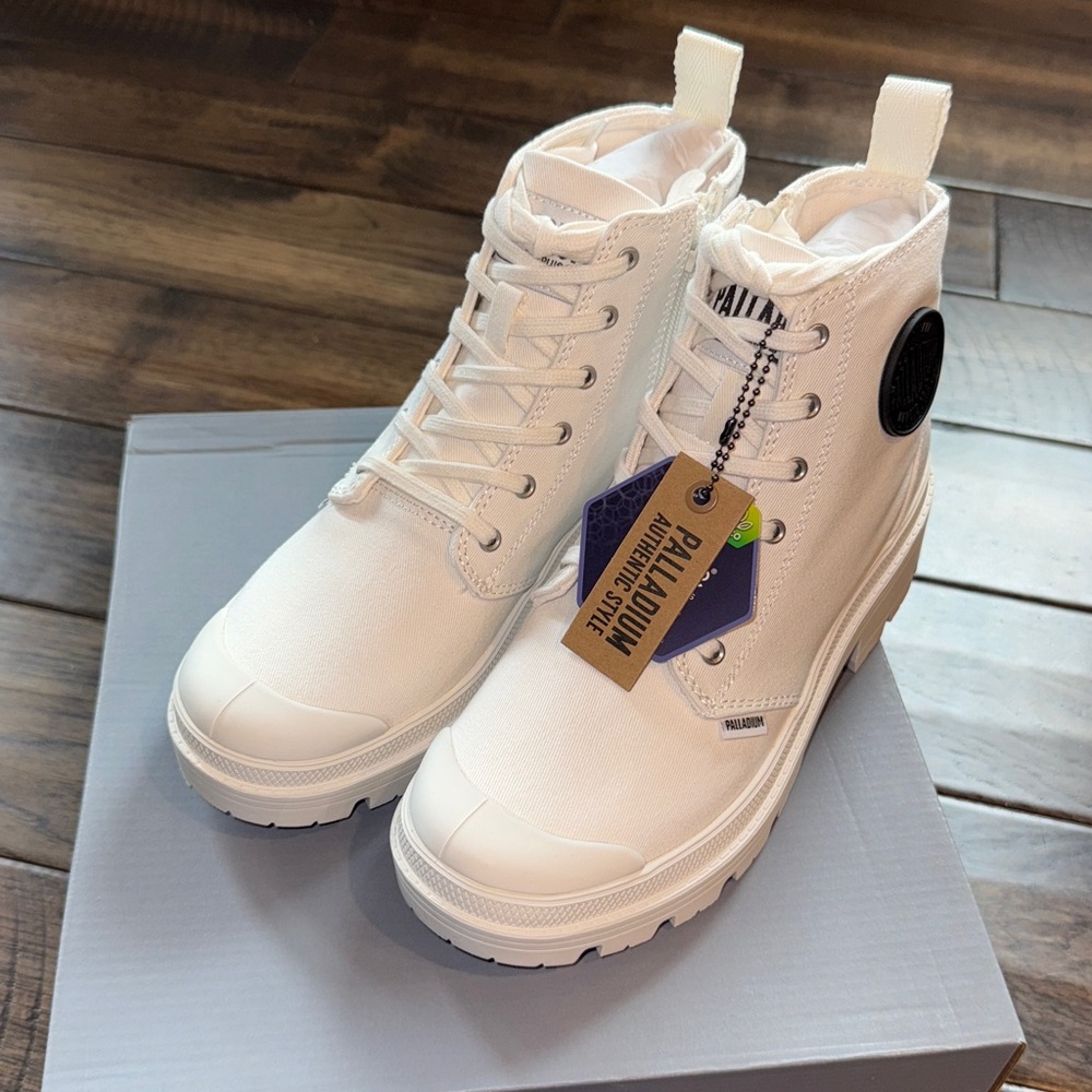 Palladium NIB Women’s Pallabase Twill ivory 6.5